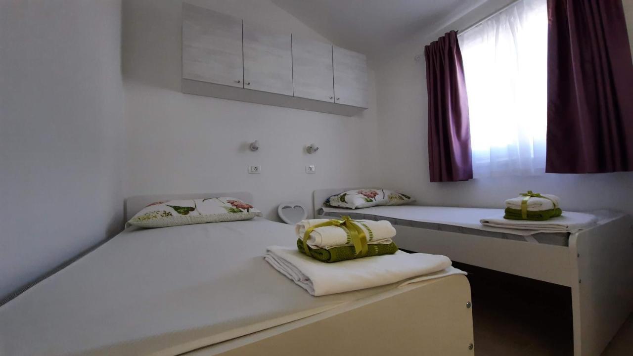 Sveti Ivan Dobrinjski Holiday House Vela Vrta מראה חיצוני תמונה